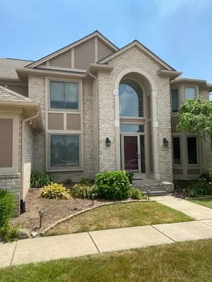 Men at Work Contractors & Roofing