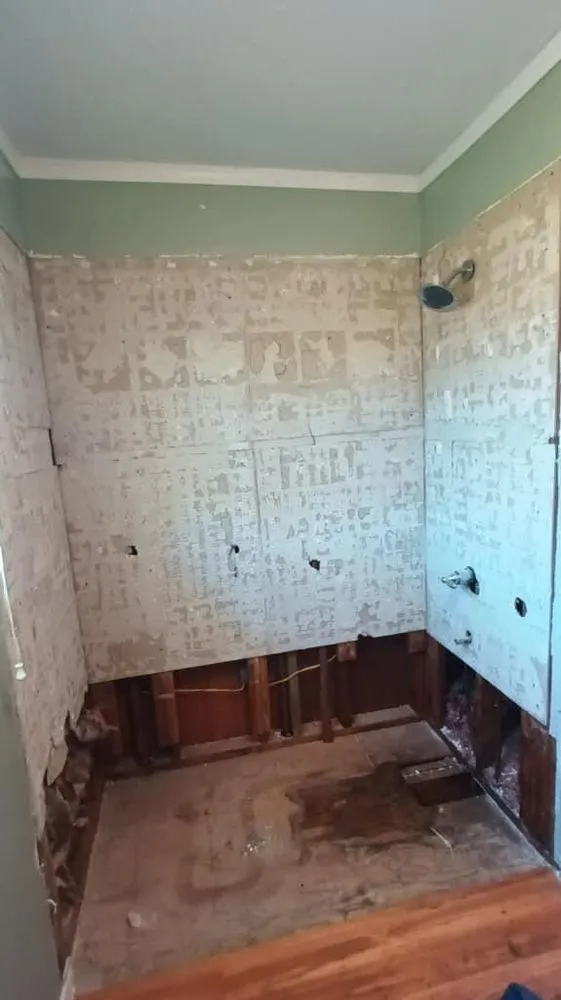 Slide of Men Of Many Hats