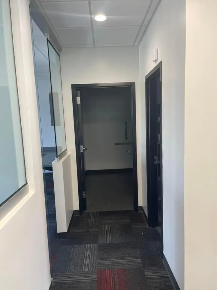 Slide of Men Of Many Hats