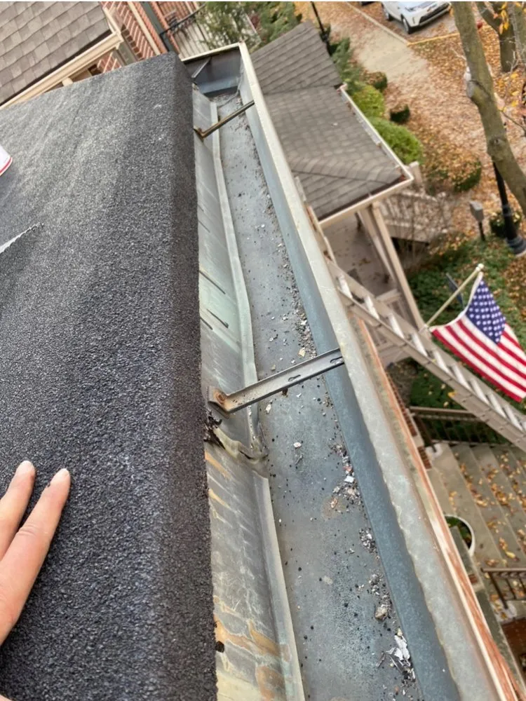 Slide of Mendes Roofing Contractors