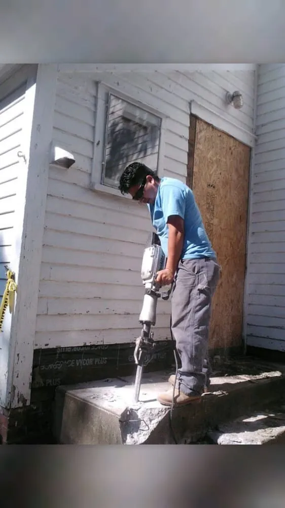 Slide of Mendez Contractor