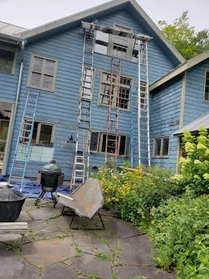 Mendez Painting & Construction Logo