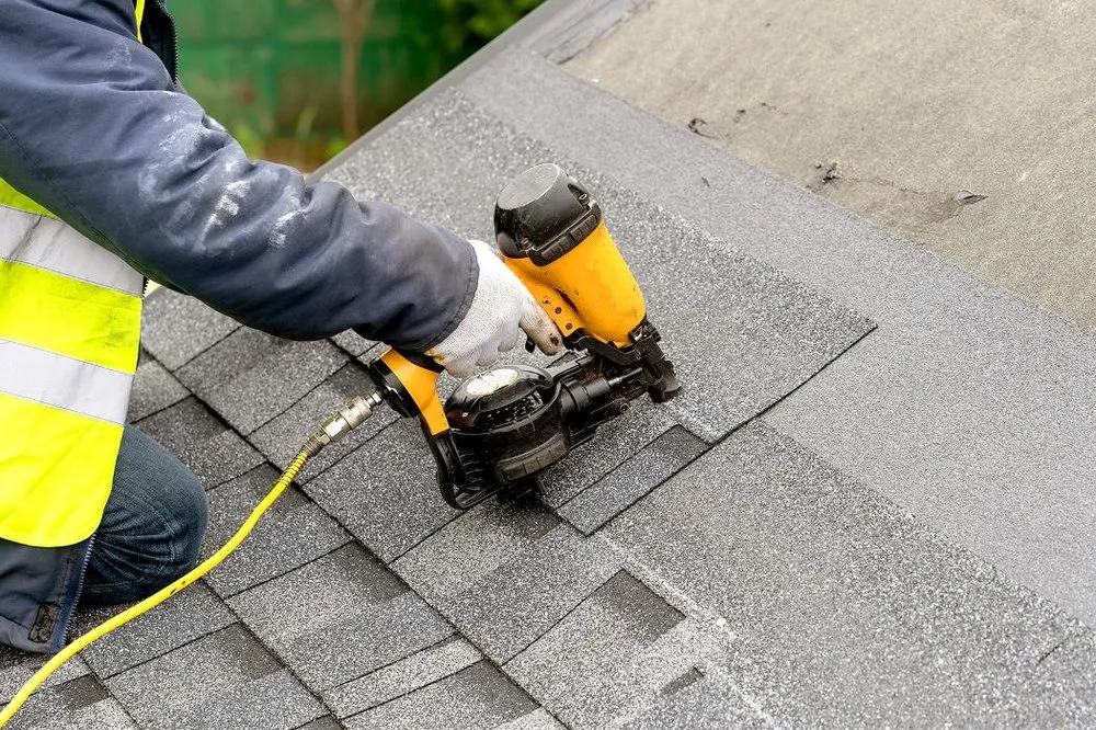 Slide of Mendez Roofing