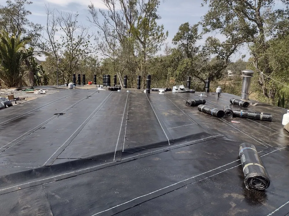 Slide of Mendez roofing