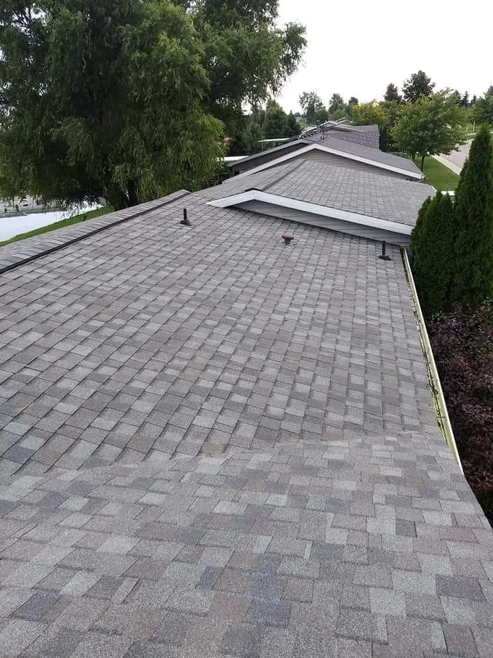 Slide of Mendoza & M  Roofing