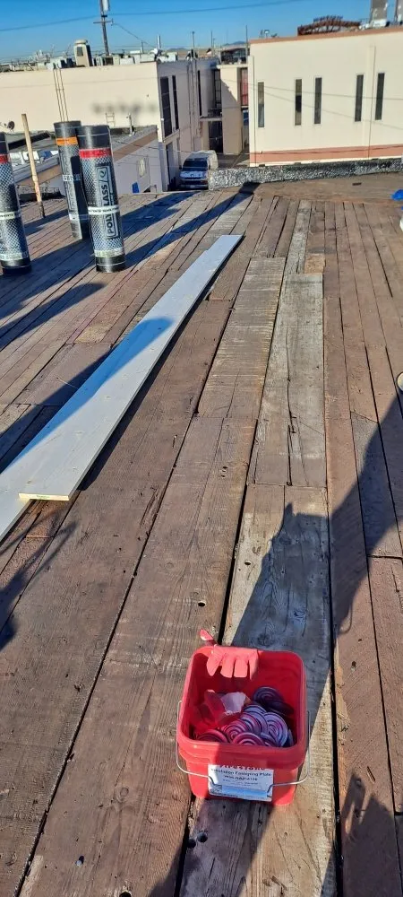 Slide of Mendoza & M  Roofing