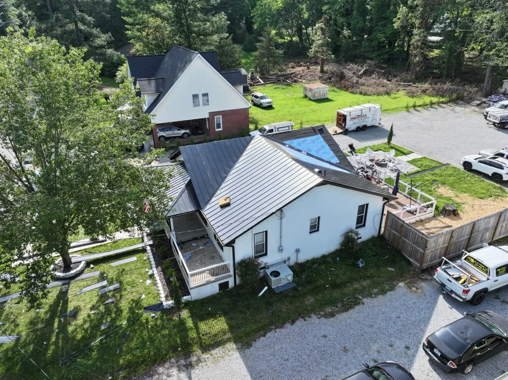 Slide of Mendoza Roofing