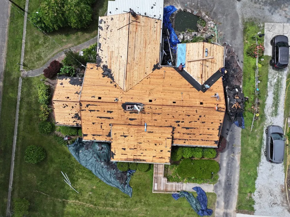 Slide of Mendoza Roofing