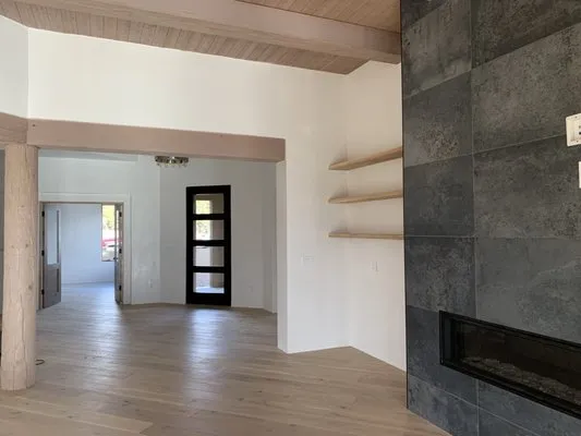 Mercury Contracting Logo