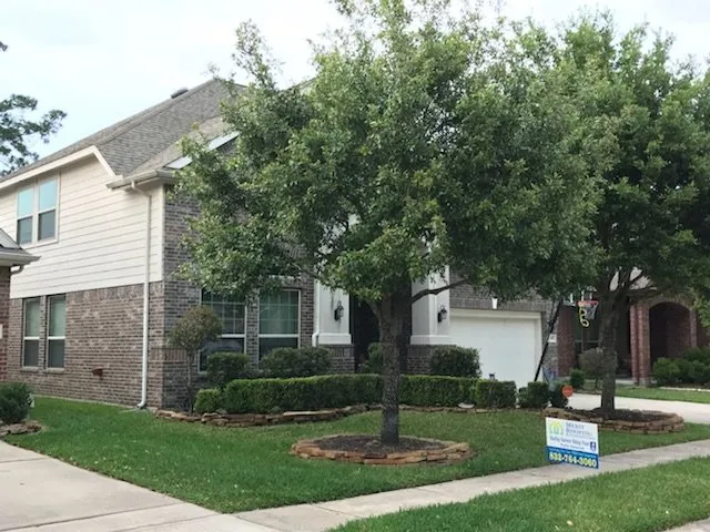 Slide of Merit Roofing & Construction