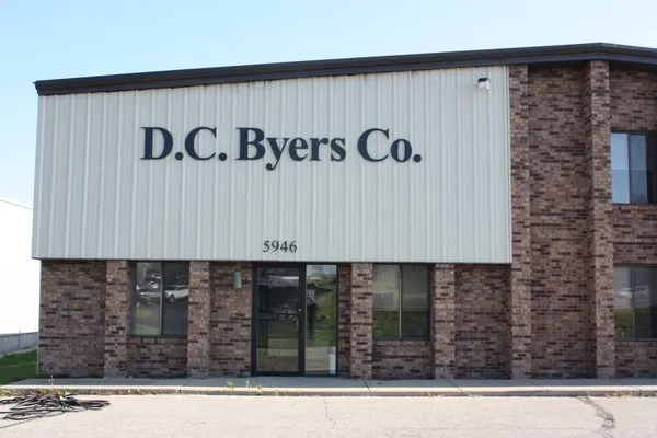 Metal Tech Building Specialists Logo