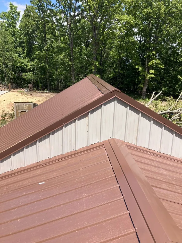 Emergency storm damage roof repair in Koshkonong, MO - Metaltek Construction