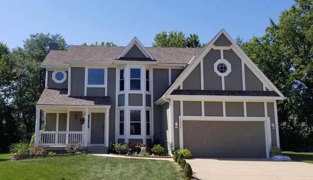 Slide of Metro Repair Services