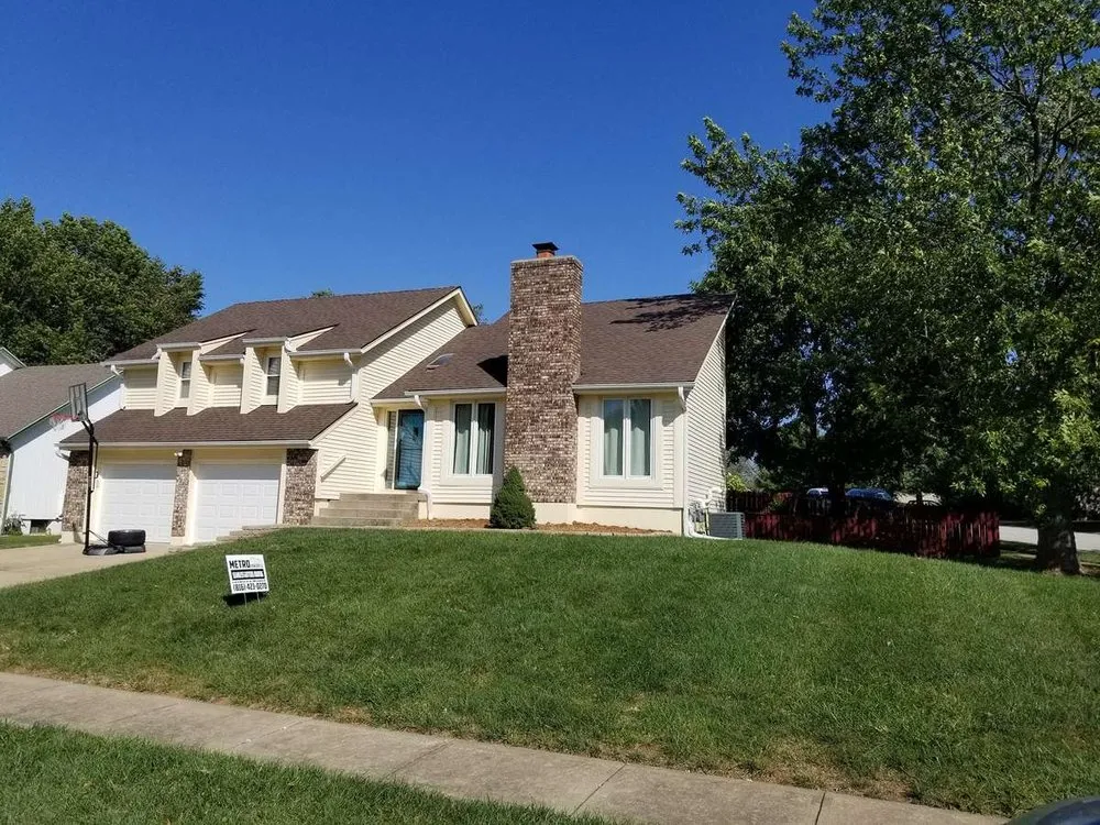 Slide of Metro Repair Services