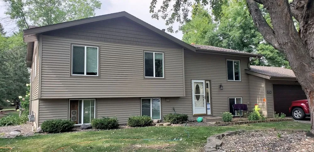 Slide of Metro Roofing and Remodeling