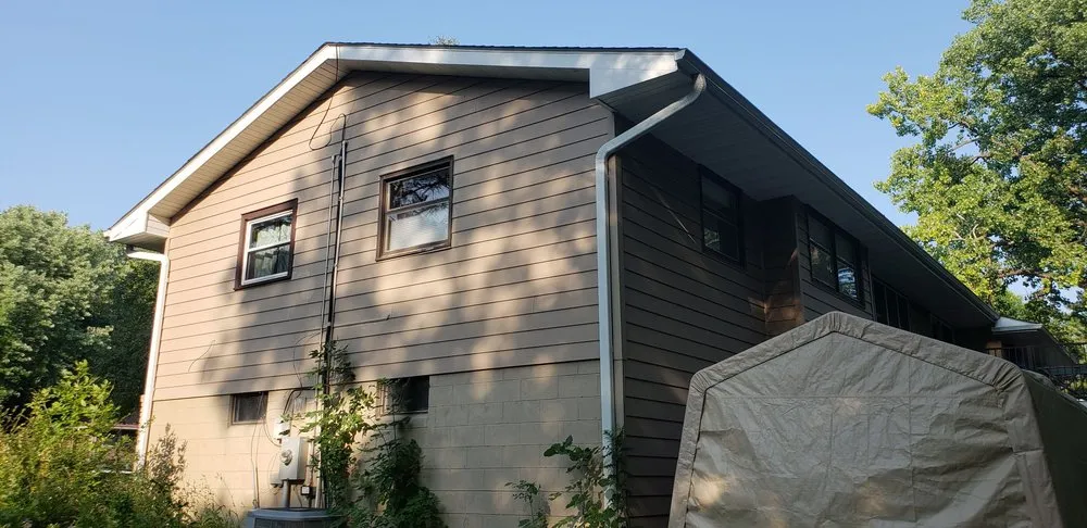 Slide of Metro Roofing and Remodeling