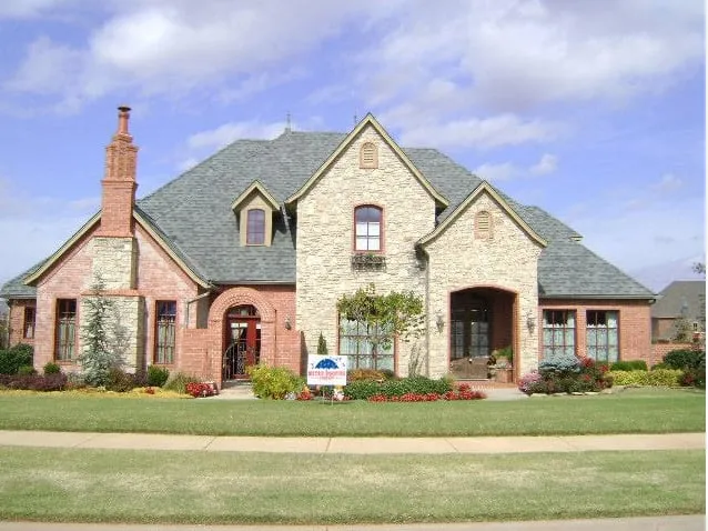 Slide of Metro Roofing