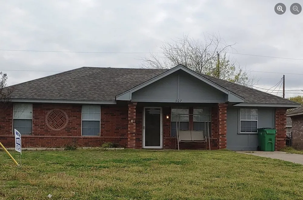 Slide of Metro Roofing