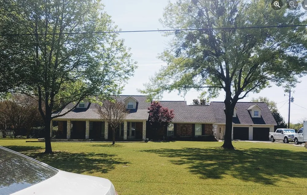 Slide of Metro Roofing