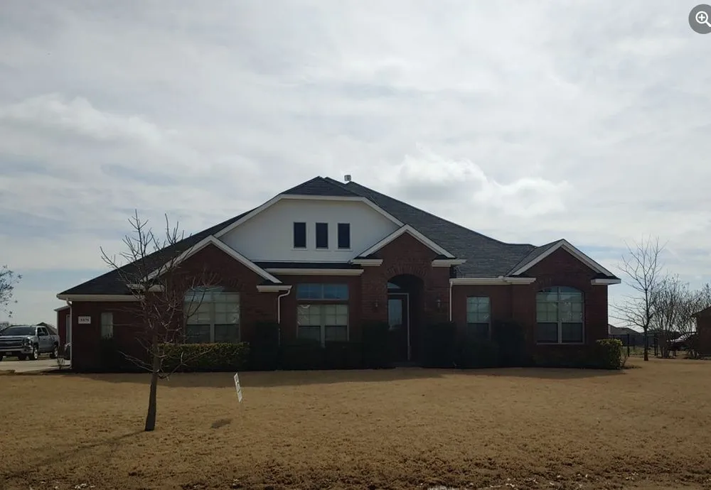 Slide of Metro Roofing