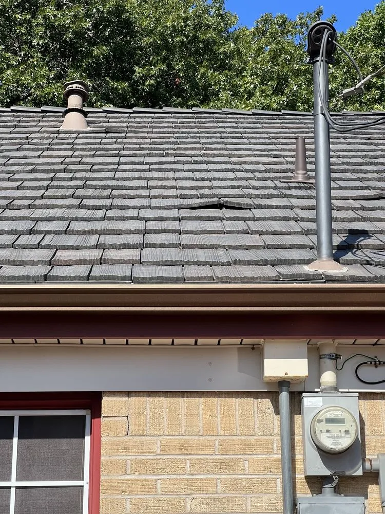 Slide of Metro Roofing