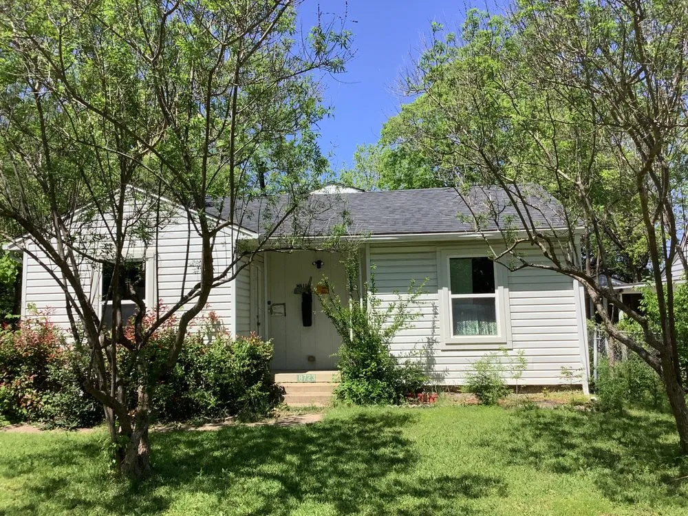 Slide of Metro Roofing