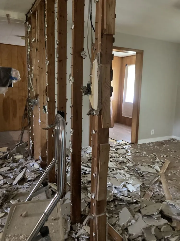 Slide of M&G Construcción