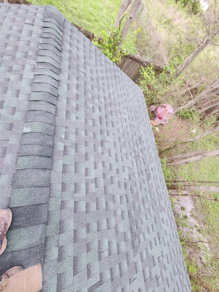 Slide of M&G Roofing