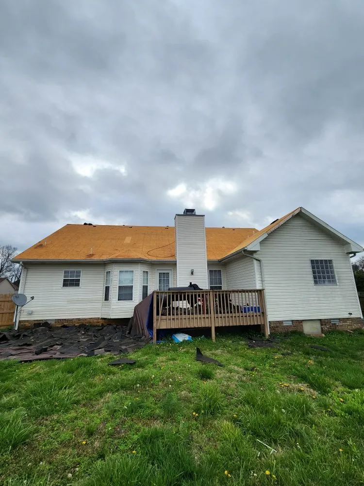 Slide of M&G Roofing