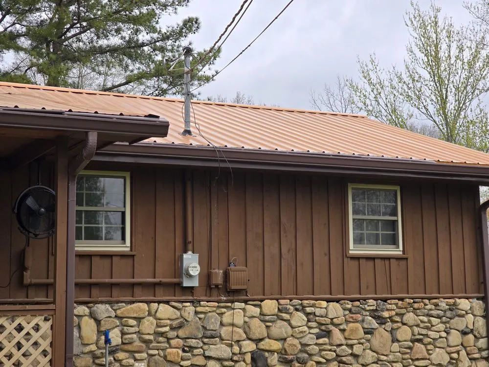 Slide of M&G Roofing