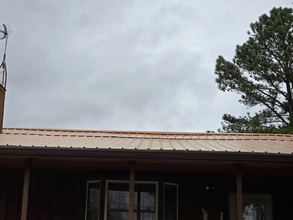 Slide of M&G Roofing