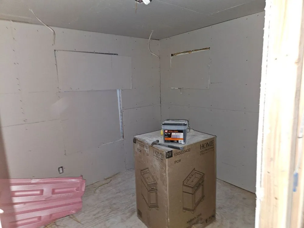 Slide of M&H Handy Services