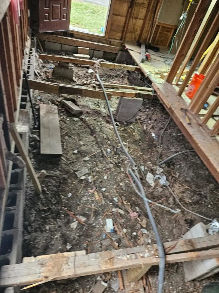 Slide of M&H Handy Services