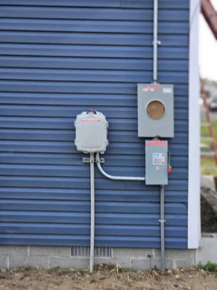 Slide of M&H Handy Services