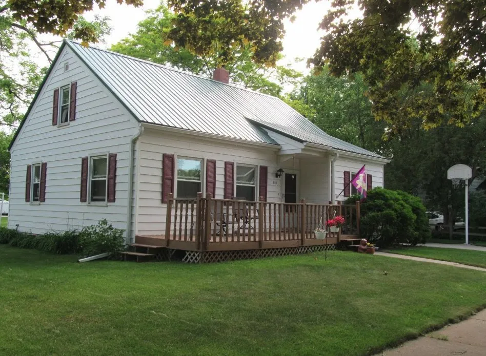 Slide of MHR Roofing and Improvements