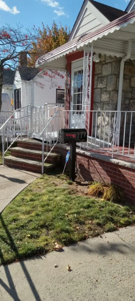 Slide of Mi Amigo Handy Man