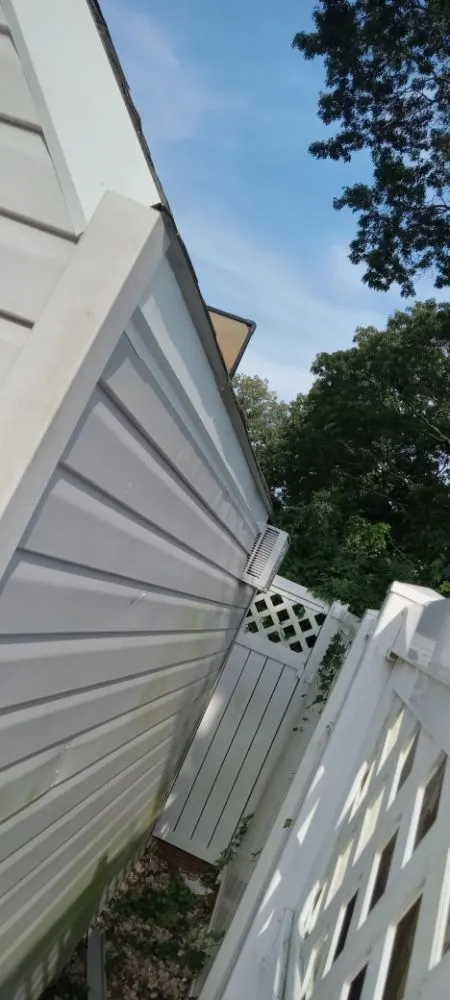 Slide of Mi Amigo Handy Man