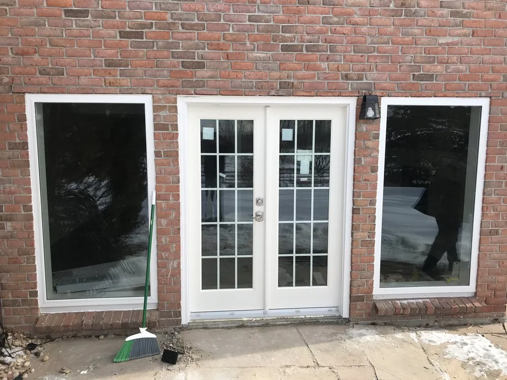 Slide of Mi Roofing and Renovations