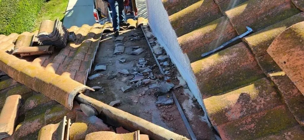 Slide of Micasa Pro Roofers