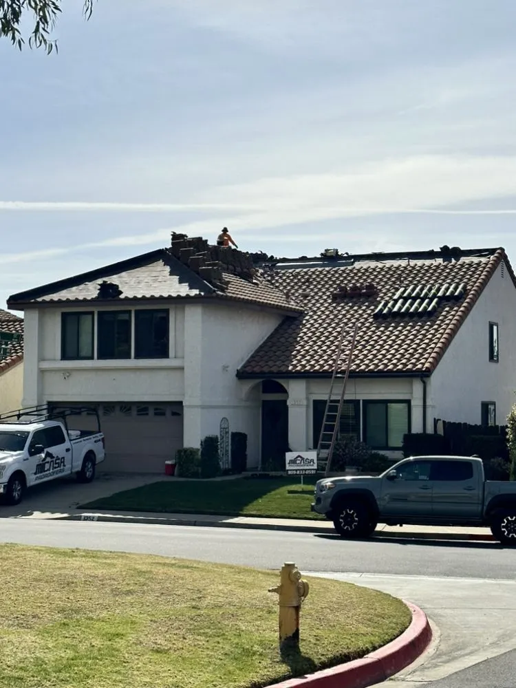 Slide of Micasa Pro Roofers