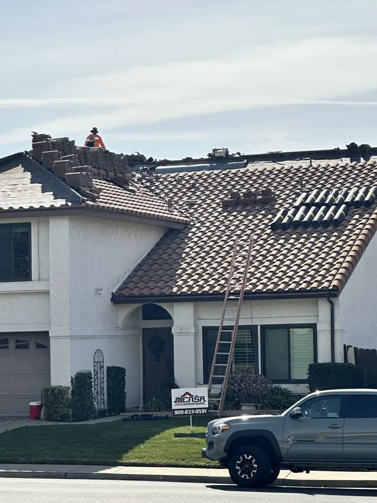 Slide of Micasa Pro Roofers