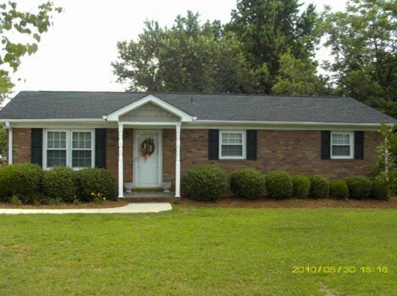 Slide of Michael's Windows, Siding And Roofing
