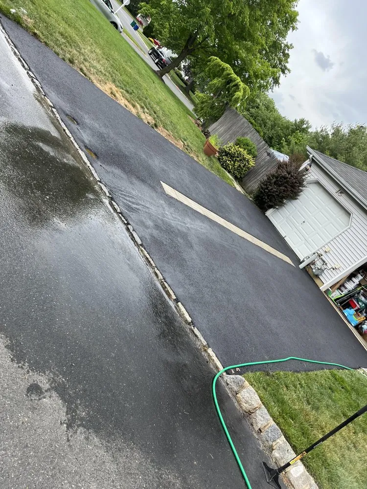Emergency residential roofing service in Monroe Township, NJ - MiddleSex drives & patios