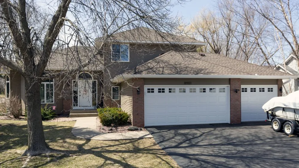 Slide of Midwest Construction & Remodeling