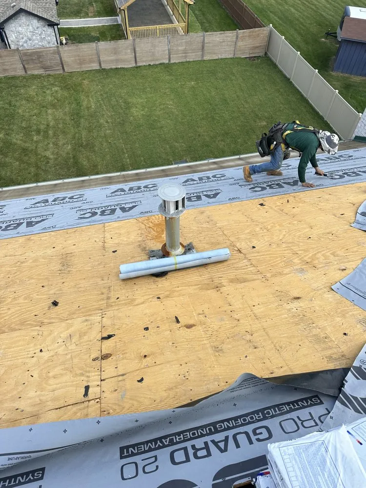 Slide of Midwest Elite Construction