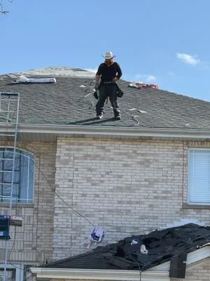 Midwest Elite Construction Logo