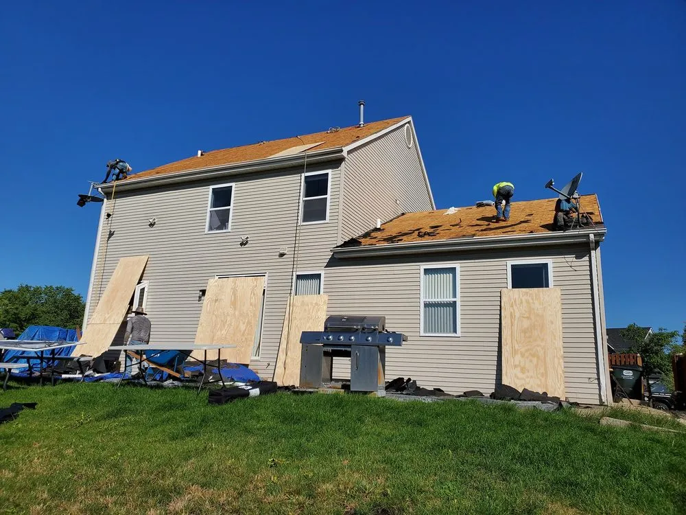 Slide of Midwest Modern Exteriors