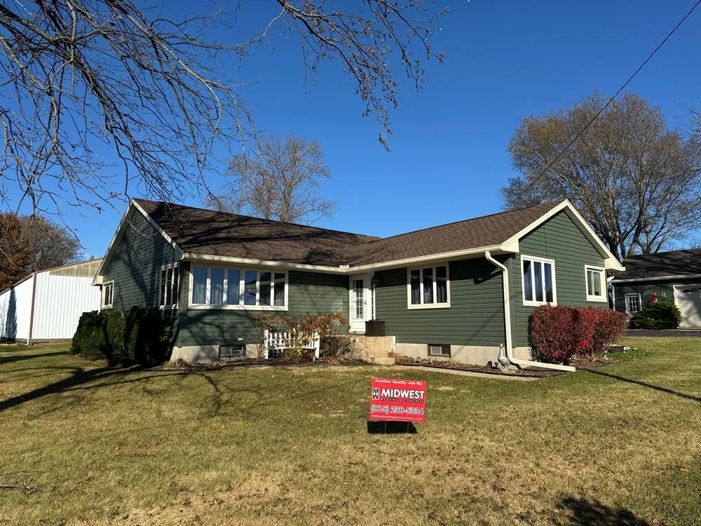 Slide of Midwest Roofing & Concrete