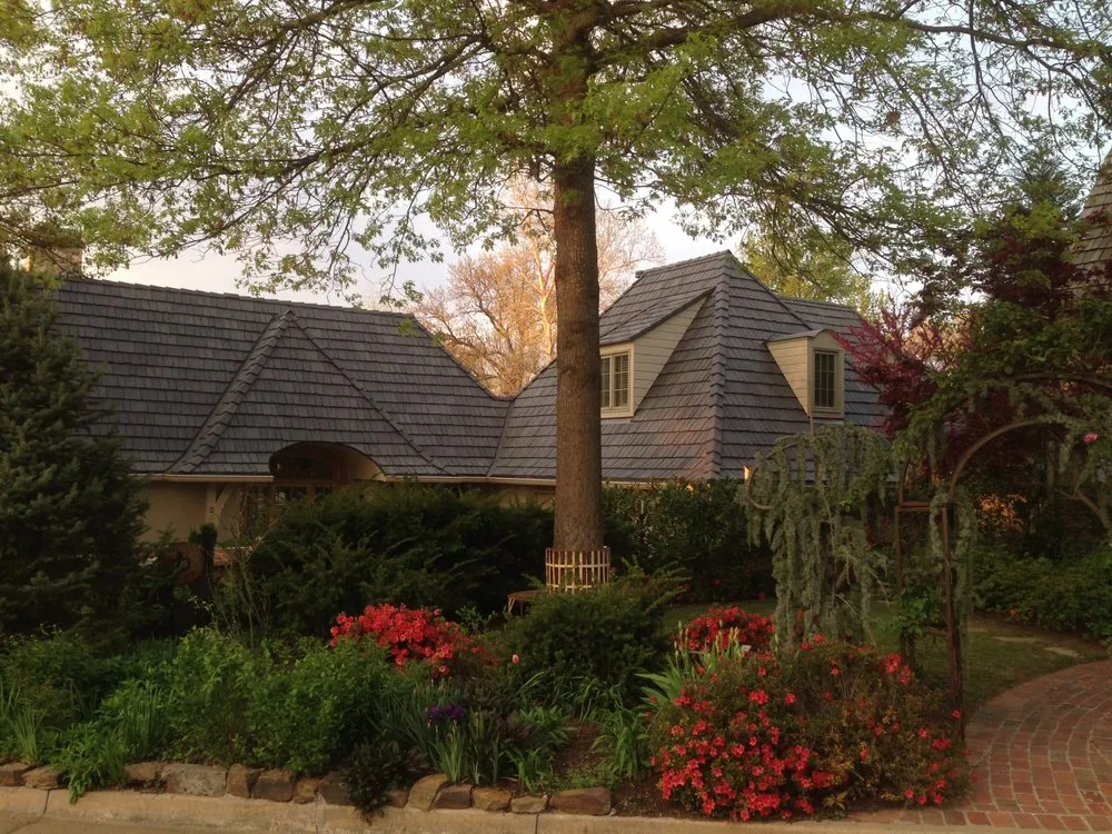 Slide of Midwest Roofing & Custom Metals