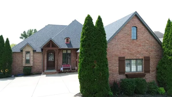 Midwest Roofing Logo